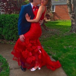 Red prom dress: SIZE 6